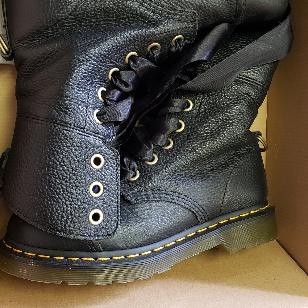 Dr. Martens Aimilita Combat Boots